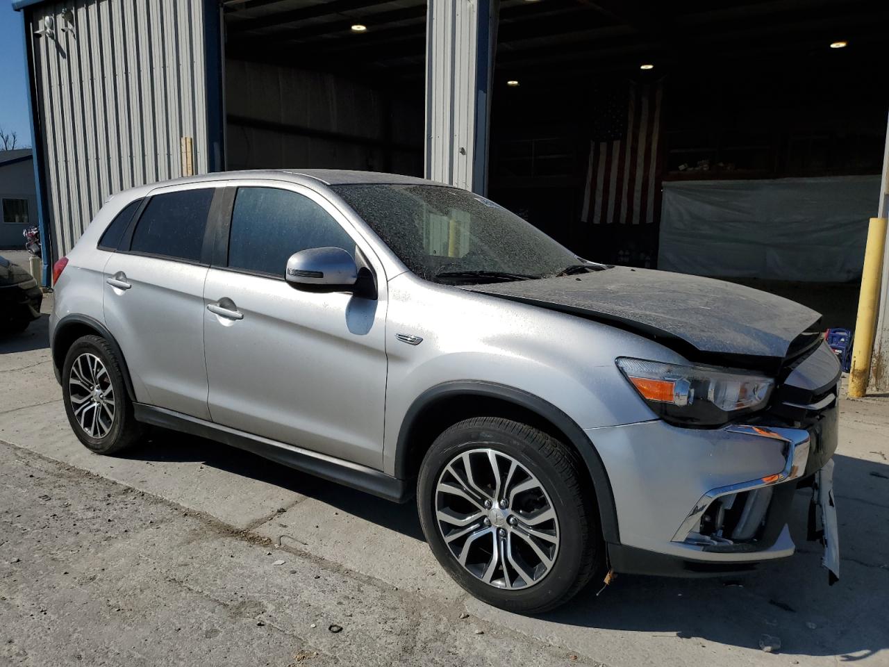 2018 Mitsubishi Outlander - Image 4