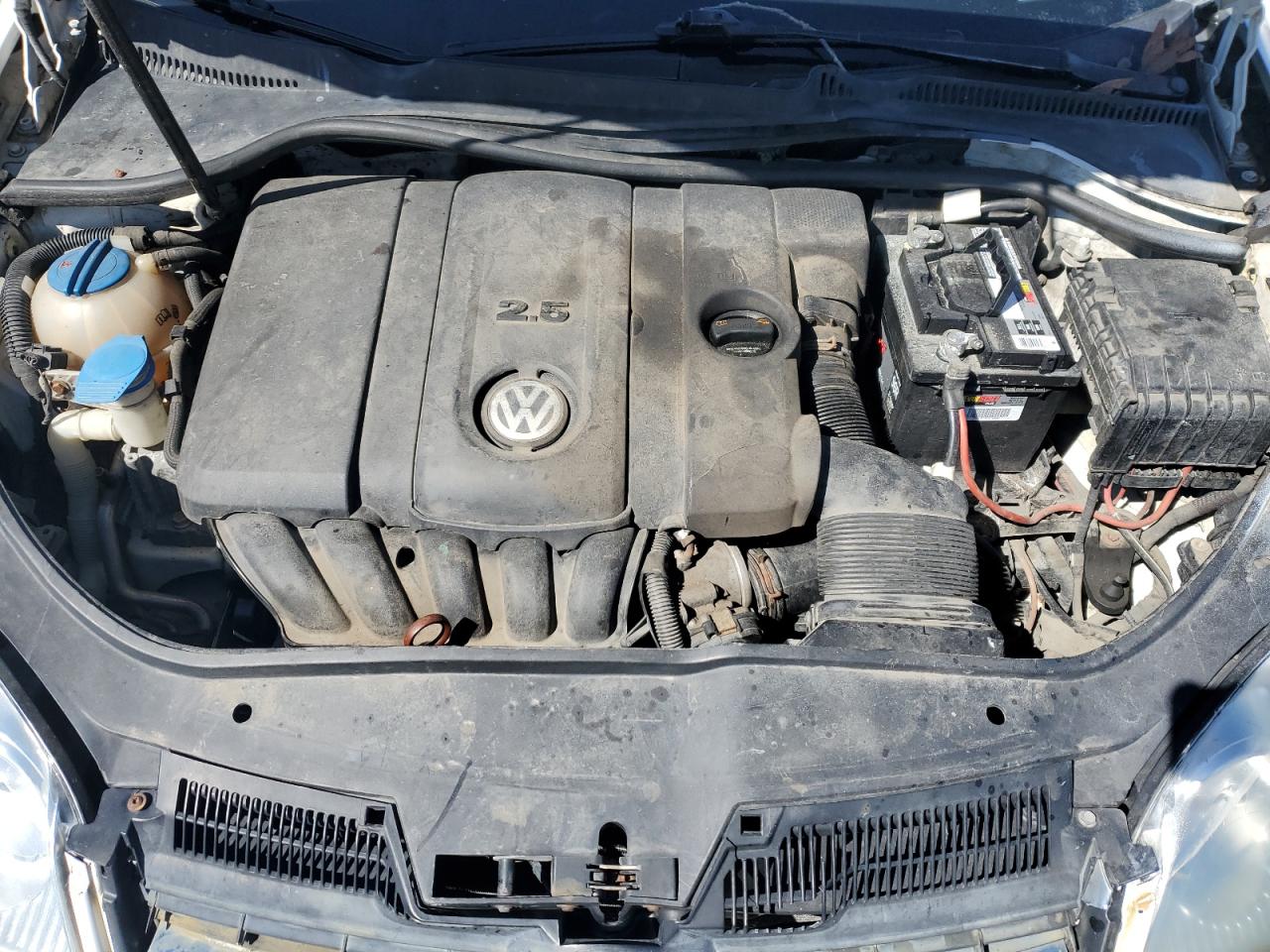 2010 Volkswagen Jetta - Image 11
