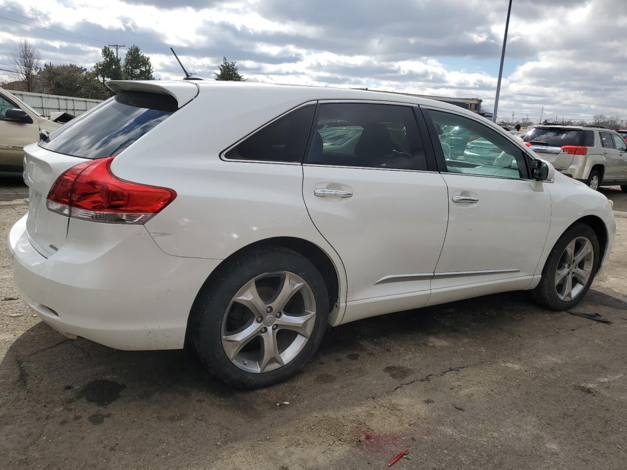 2011 Toyota Venza - Image 3