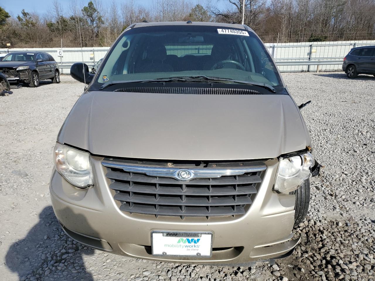 2006 Chrysler Town & Country - Image 5