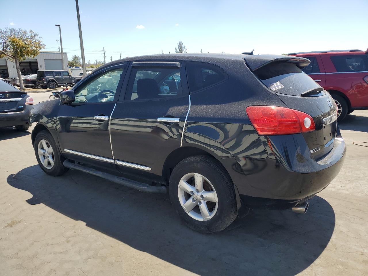 2012 Nissan Rogue - Image 2