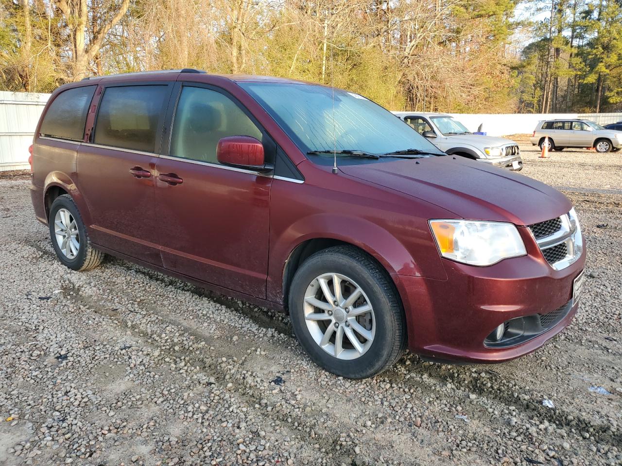 2019 Dodge Caravan - Image 4