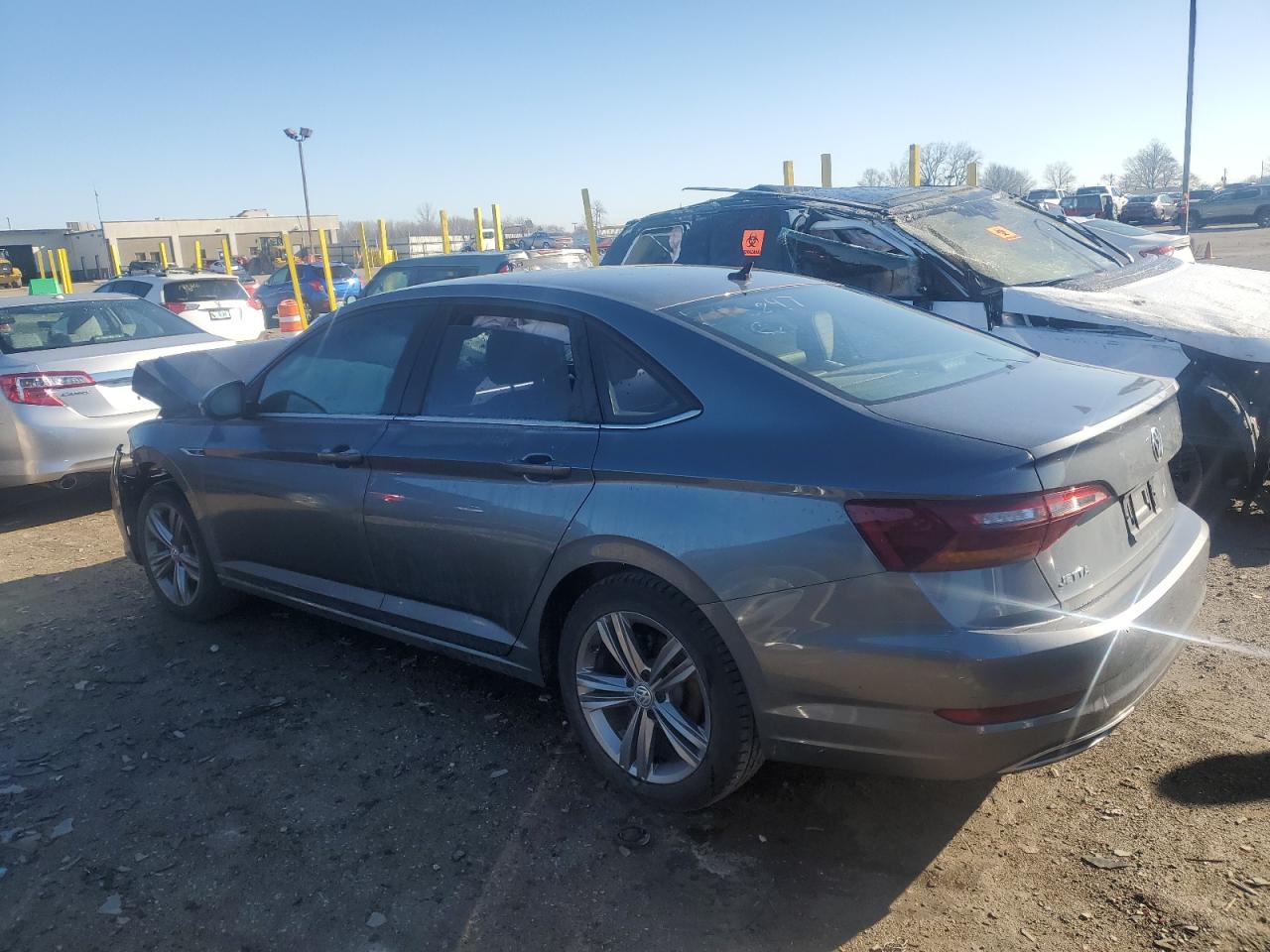 2019 Volkswagen Jetta - Image 2