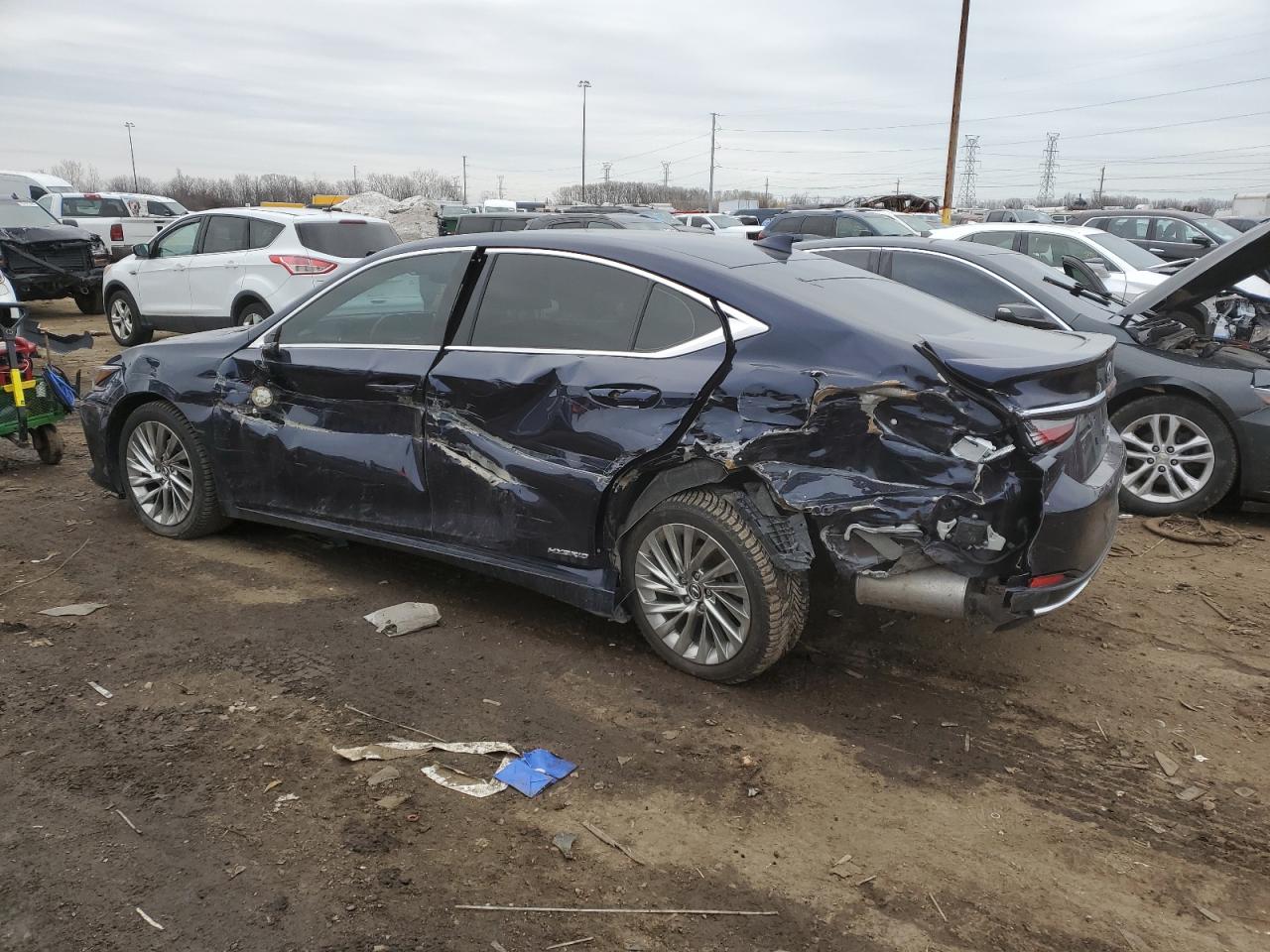 2019 Lexus ES - Image 2