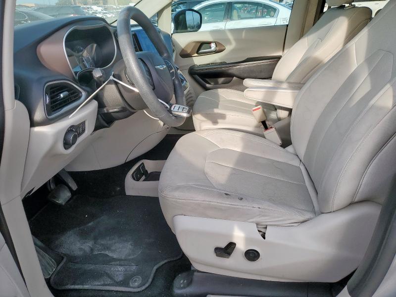  CHRYSLER All Models 2017 Silver