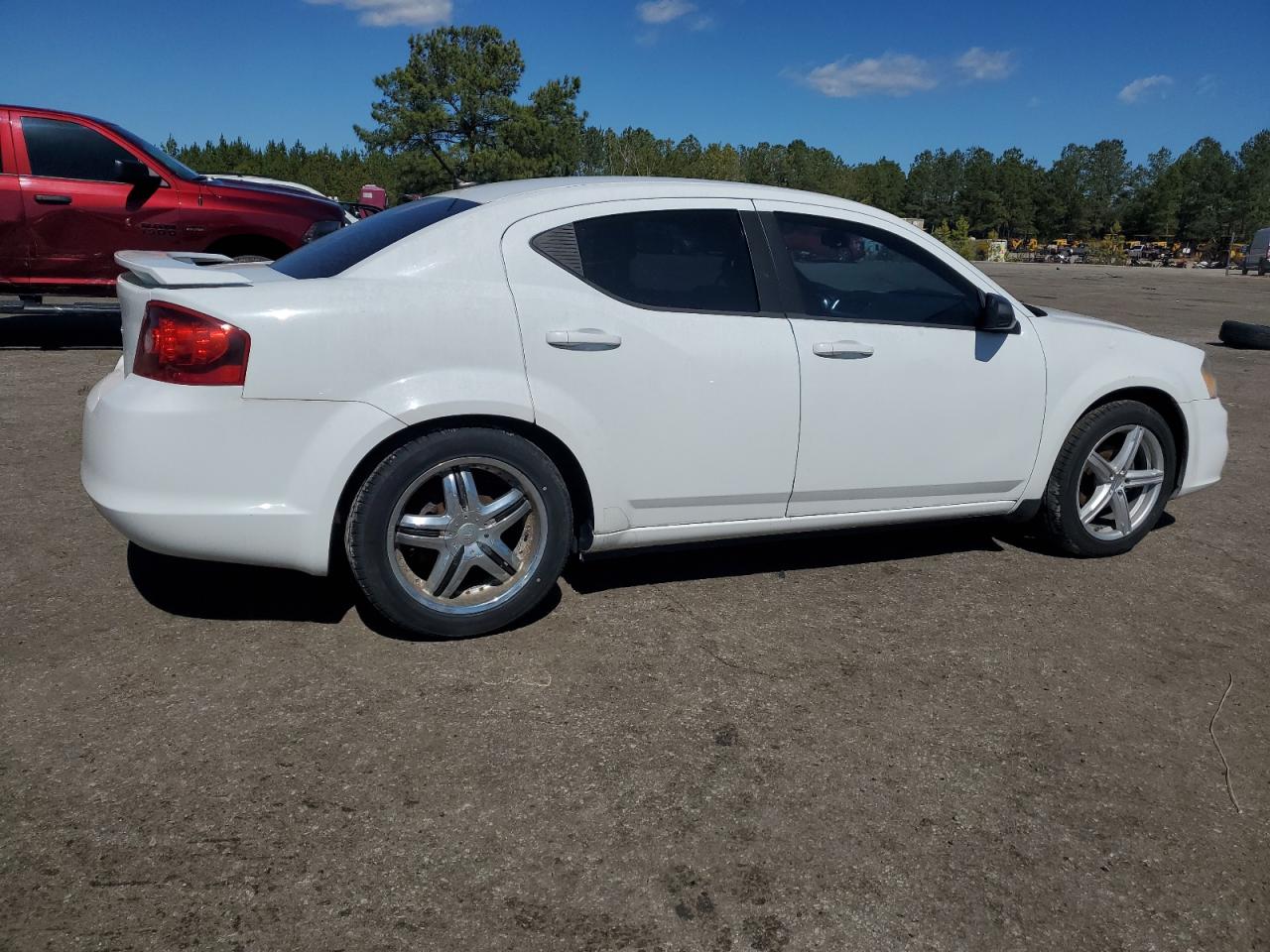 2012 Dodge Avenger - Image 3