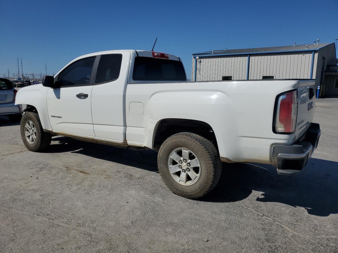 2015 GMC Canyon - Image 2