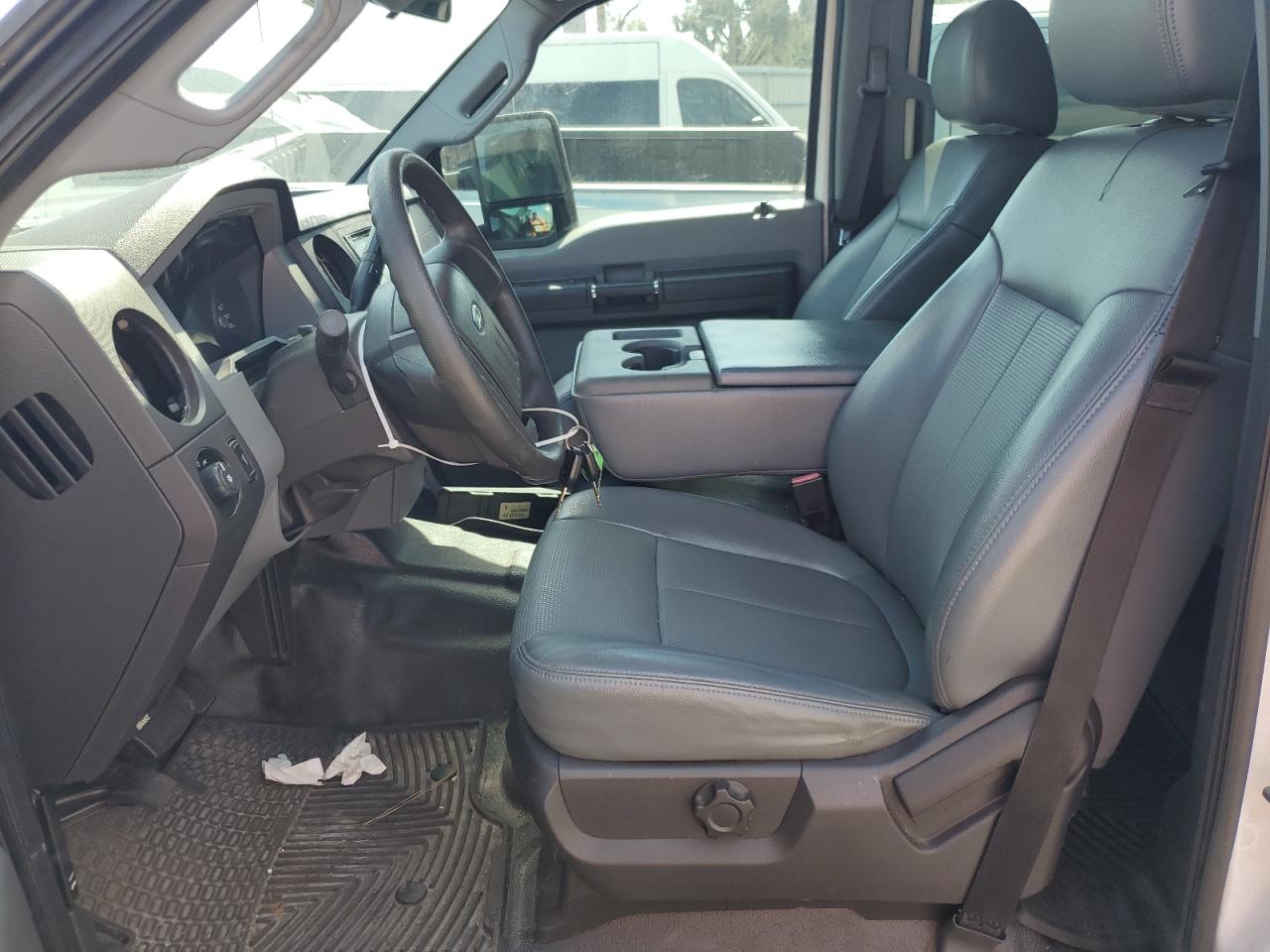 2013 Ford F350 - Image 7