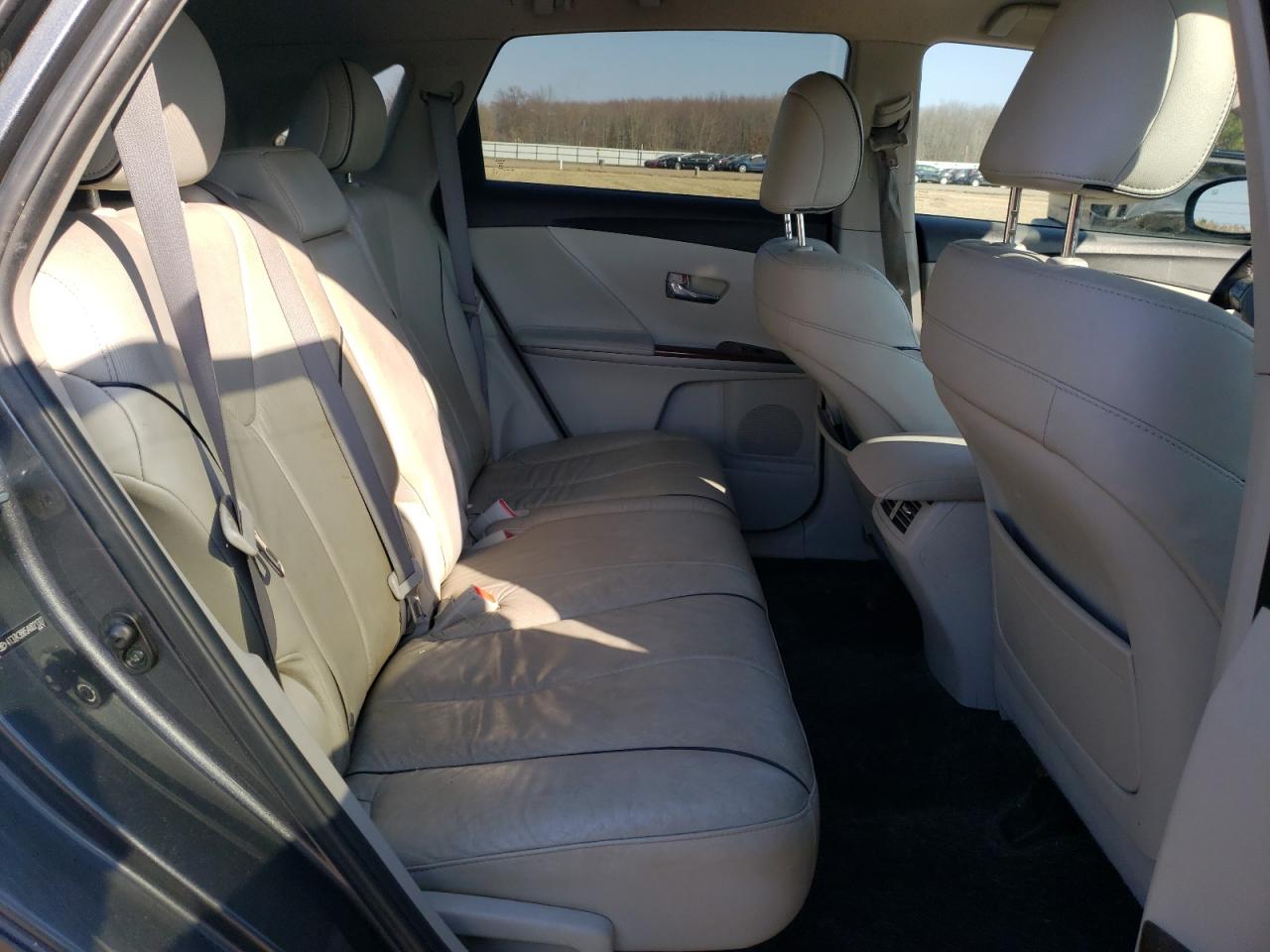 2010 Toyota Venza - Image 11