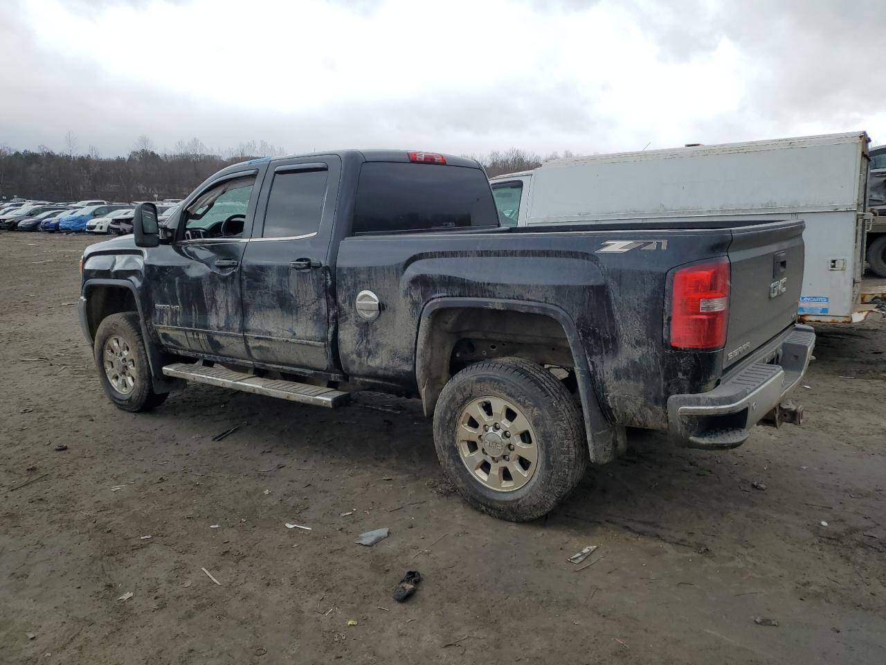 2015 GMC Sierra - Image 2