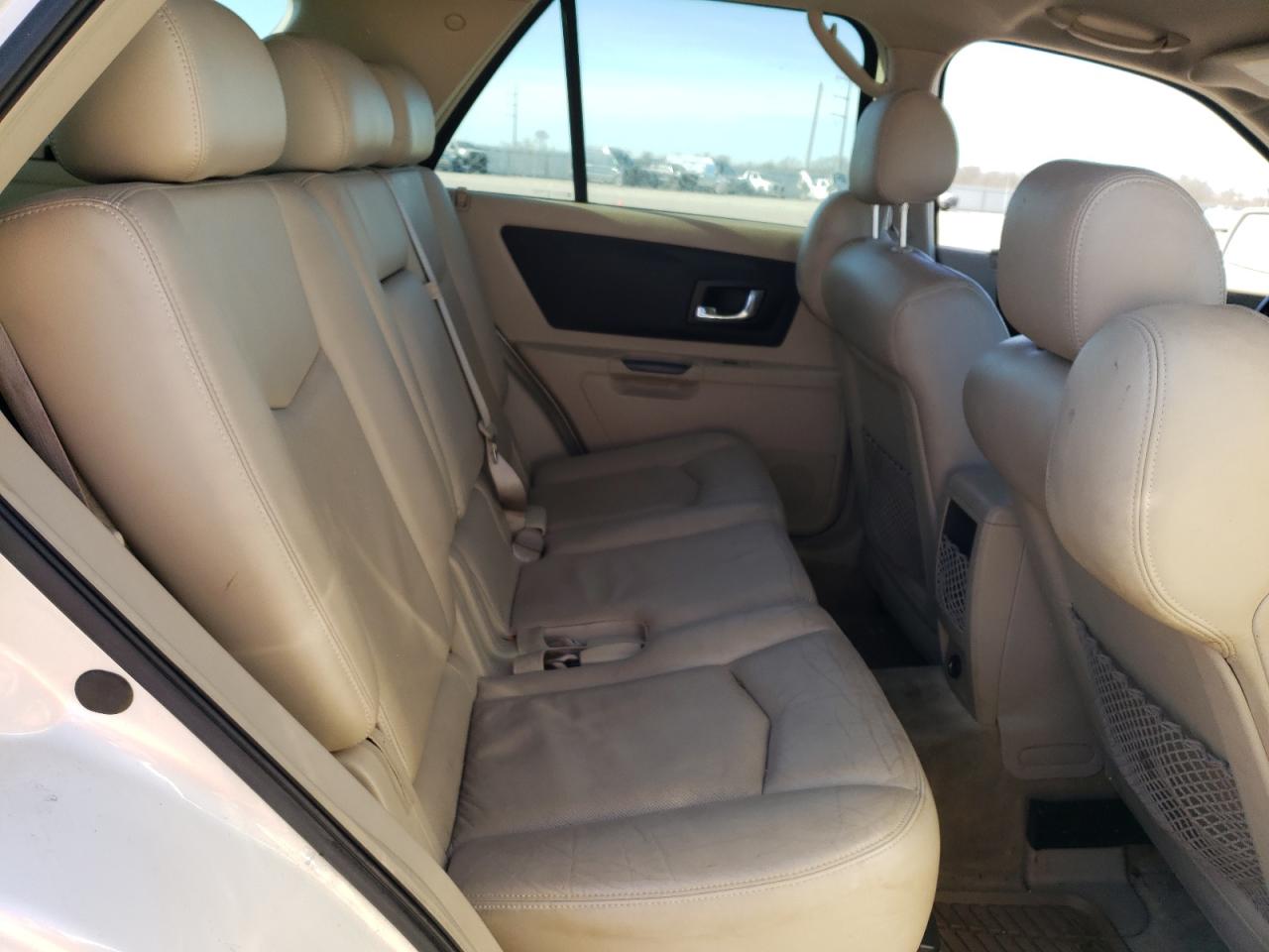 2004 Cadillac SRX - Image 11
