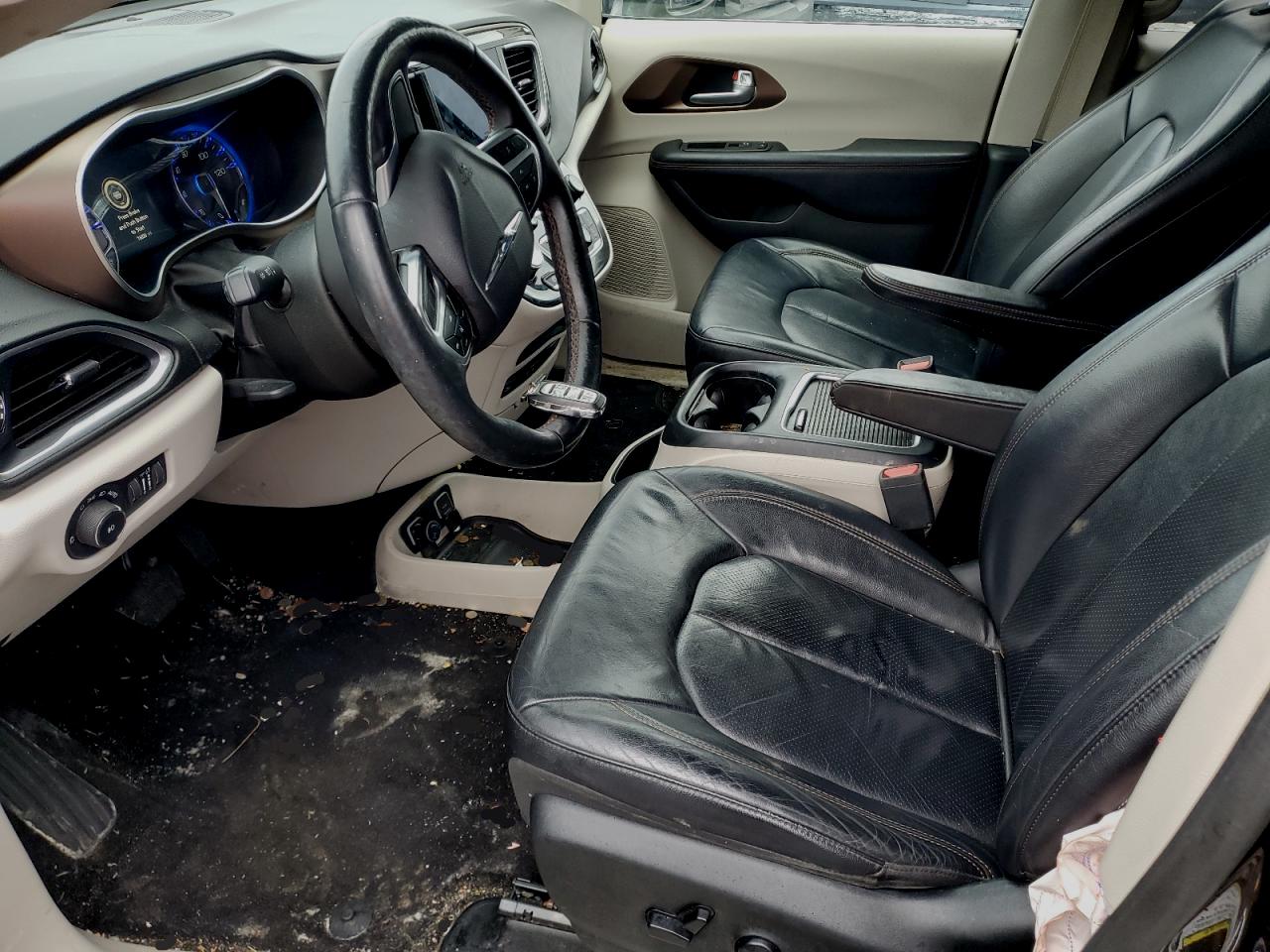 2018 Chrysler Pacifica - Image 7