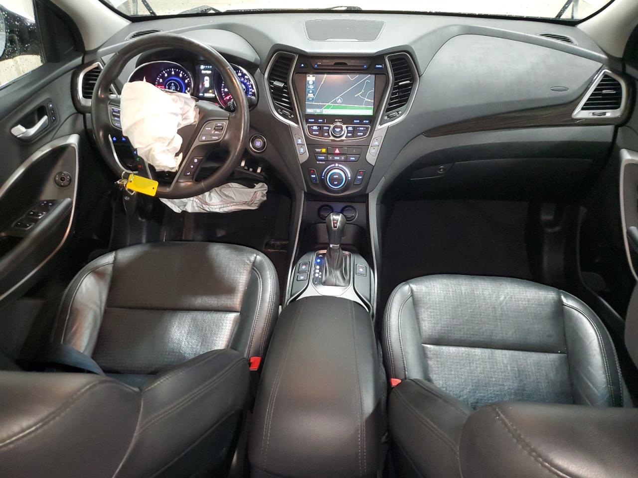 2016 Hyundai Santa Fe - Image 8