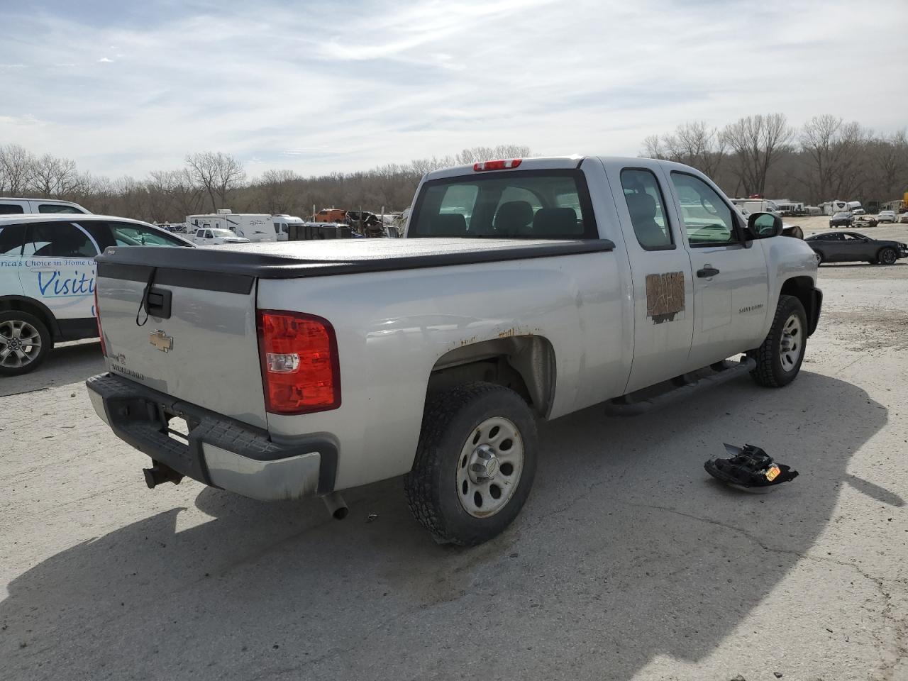 2011 Chevrolet Silverado - Image 3