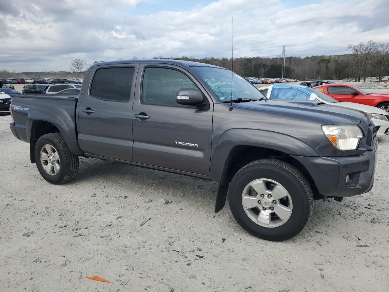 2015 Toyota Tacoma - Image 4