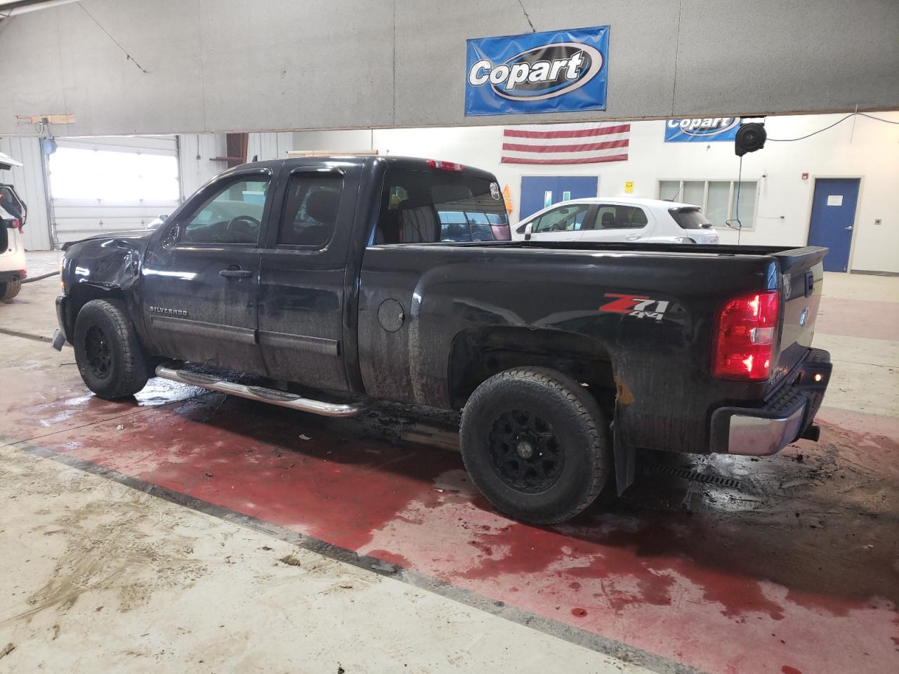 2010 Chevrolet Silverado - Image 2