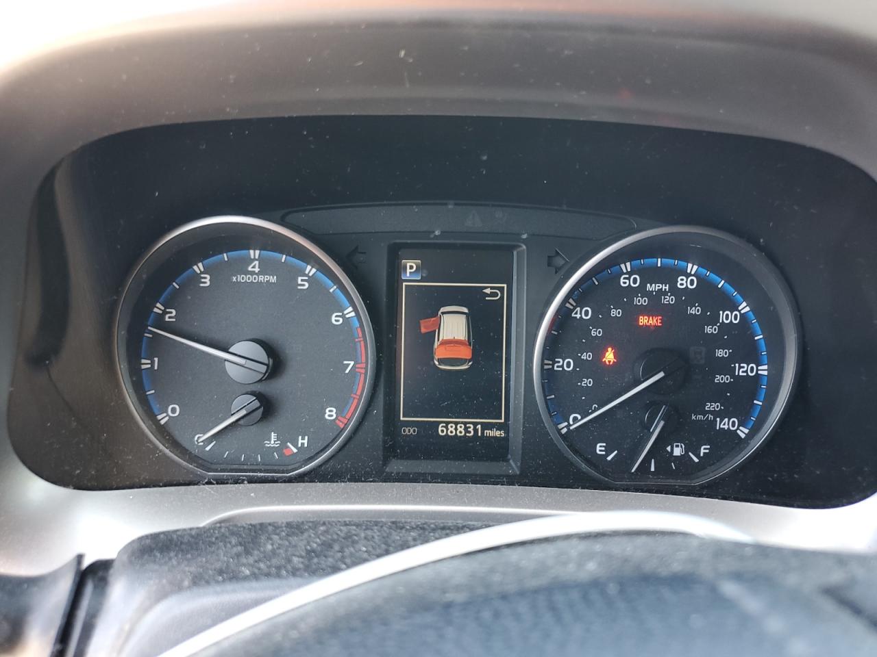 2018 Toyota RAV 4 - Image 9