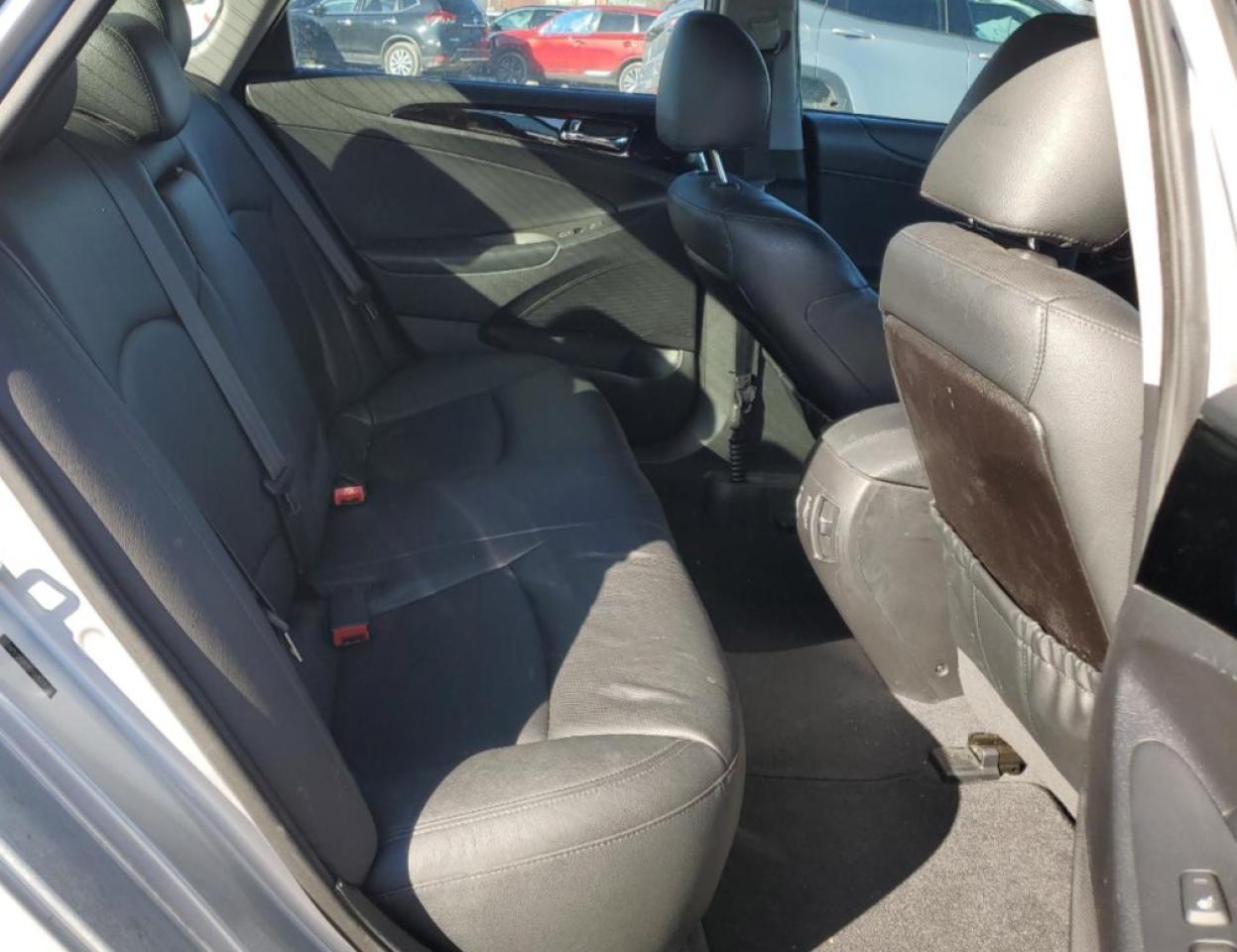2013 Hyundai Sonata - Image 10