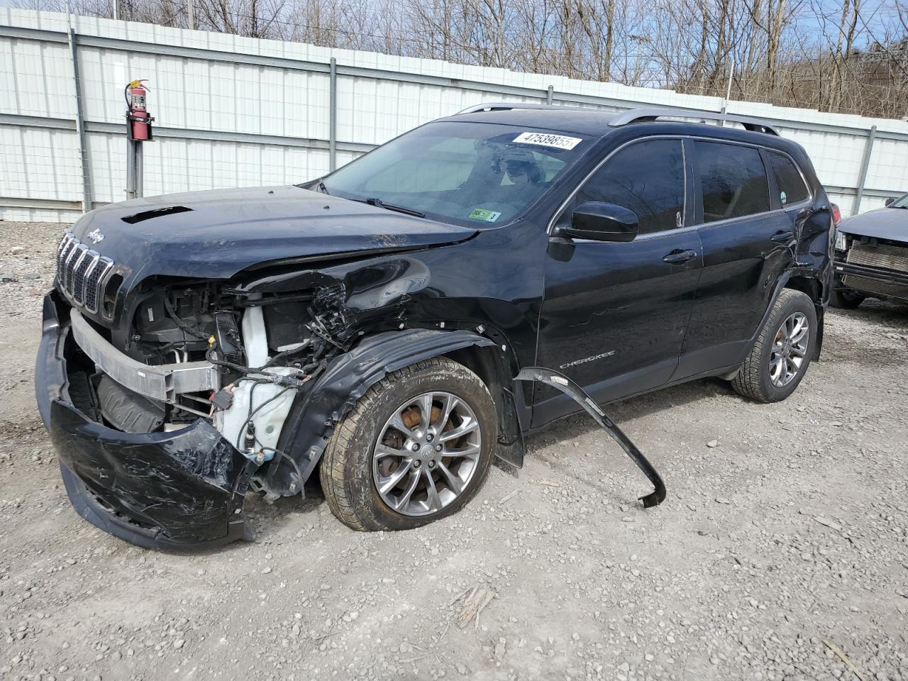 2019 Jeep Cherokee Latitude Plus zu verkaufen in Hurricane, WV - Front End