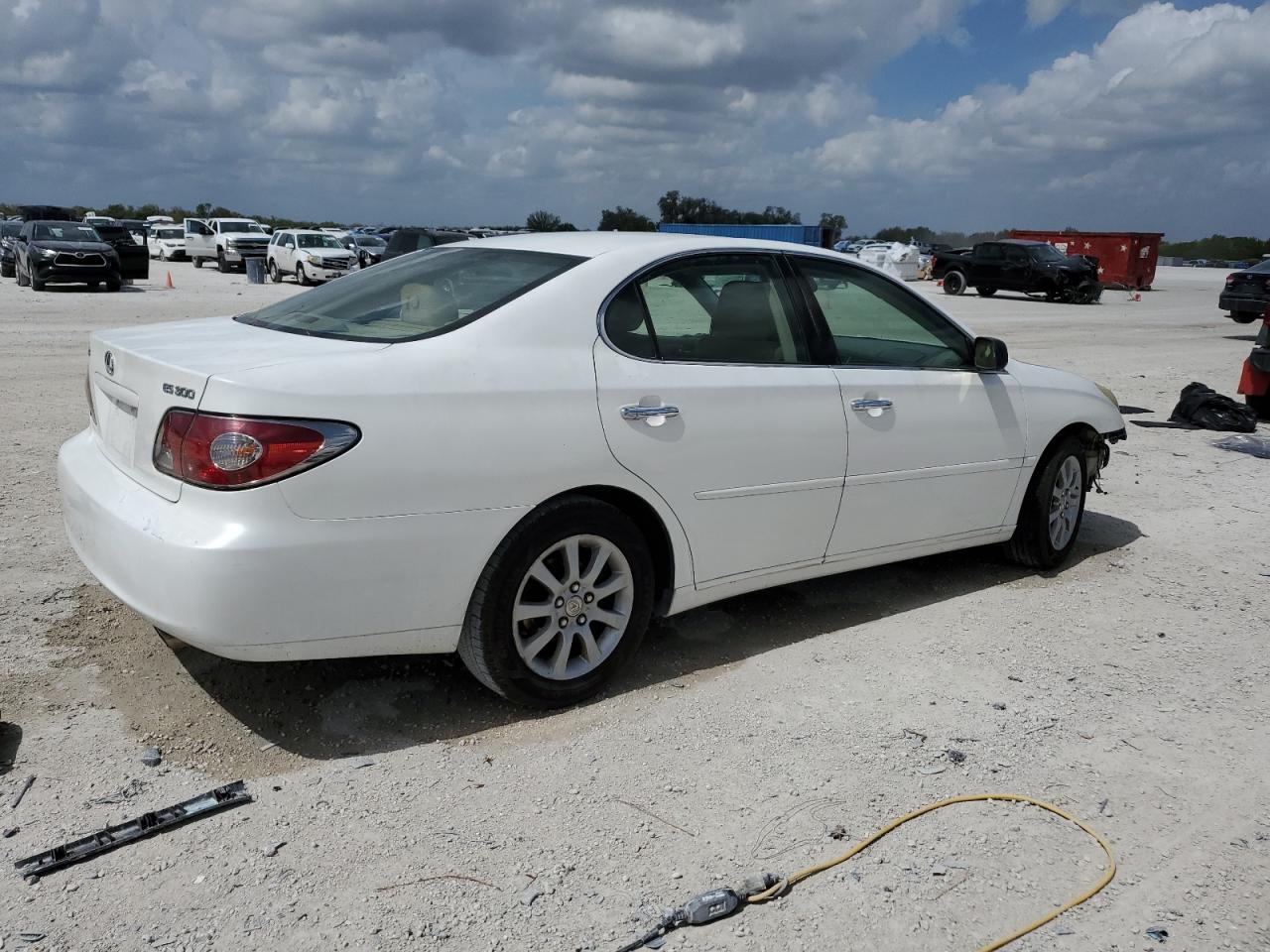 2003 Lexus ES - Image 3