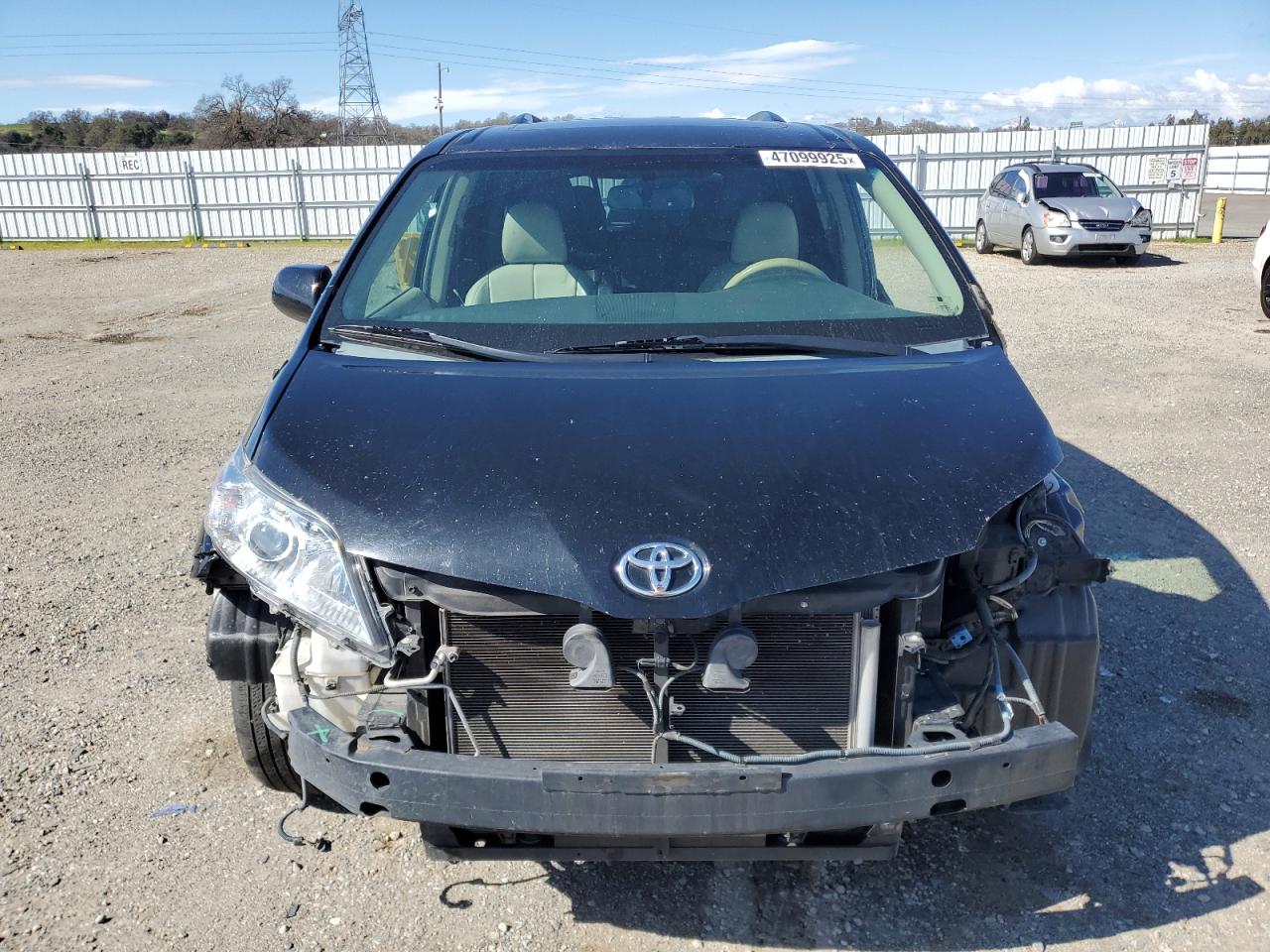 2013 Toyota Sienna - Image 5