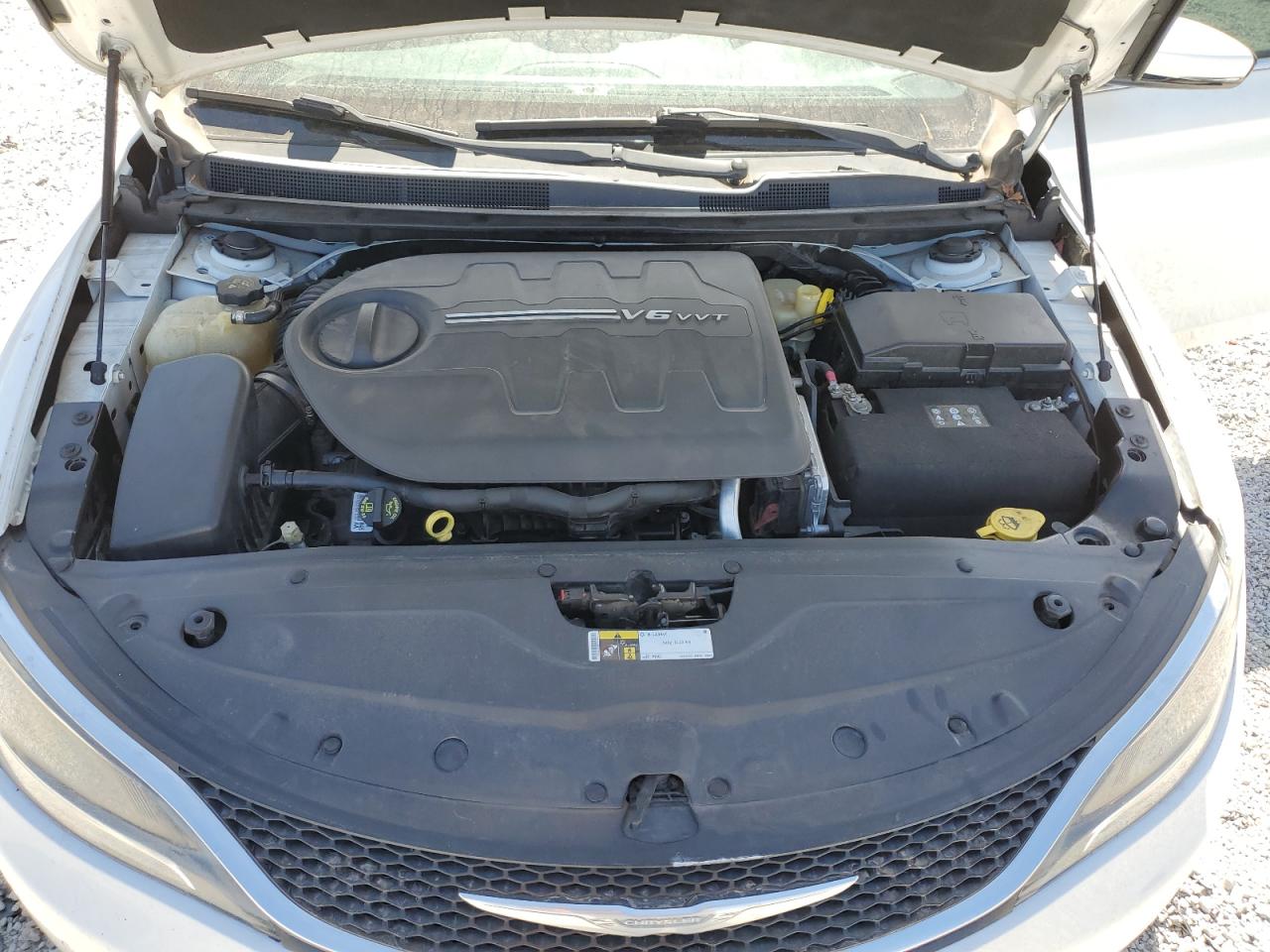 2015 Chrysler 200 - Image 11
