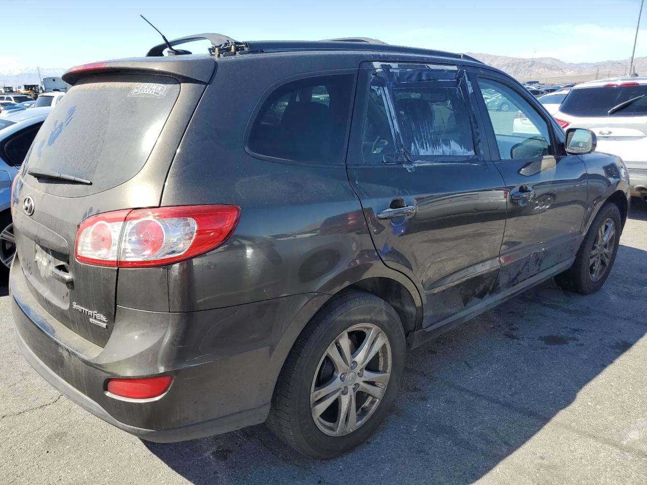 2011 Hyundai Santa Fe - Image 3