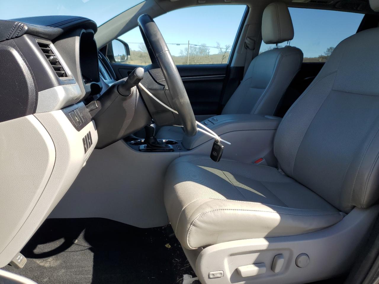 2015 Toyota Highlander - Image 7