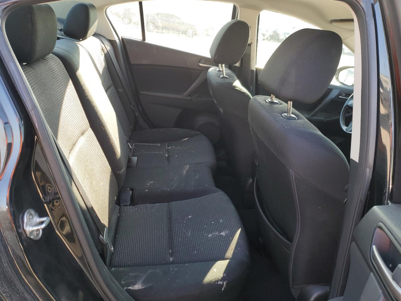 2012 Mazda 3 - Image 10