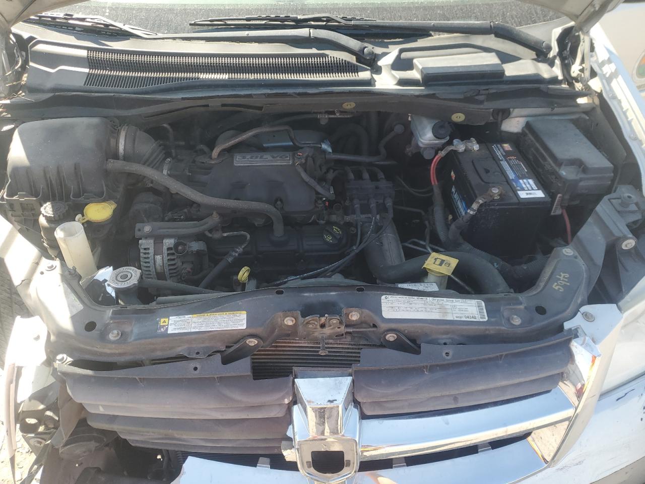 2010 Dodge Caravan - Image 12