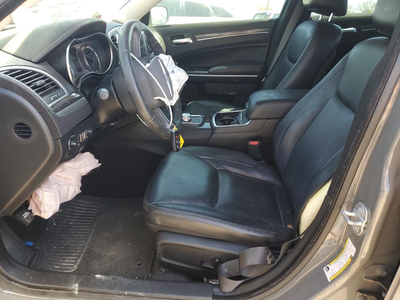2018 Chrysler 300 - Image 7