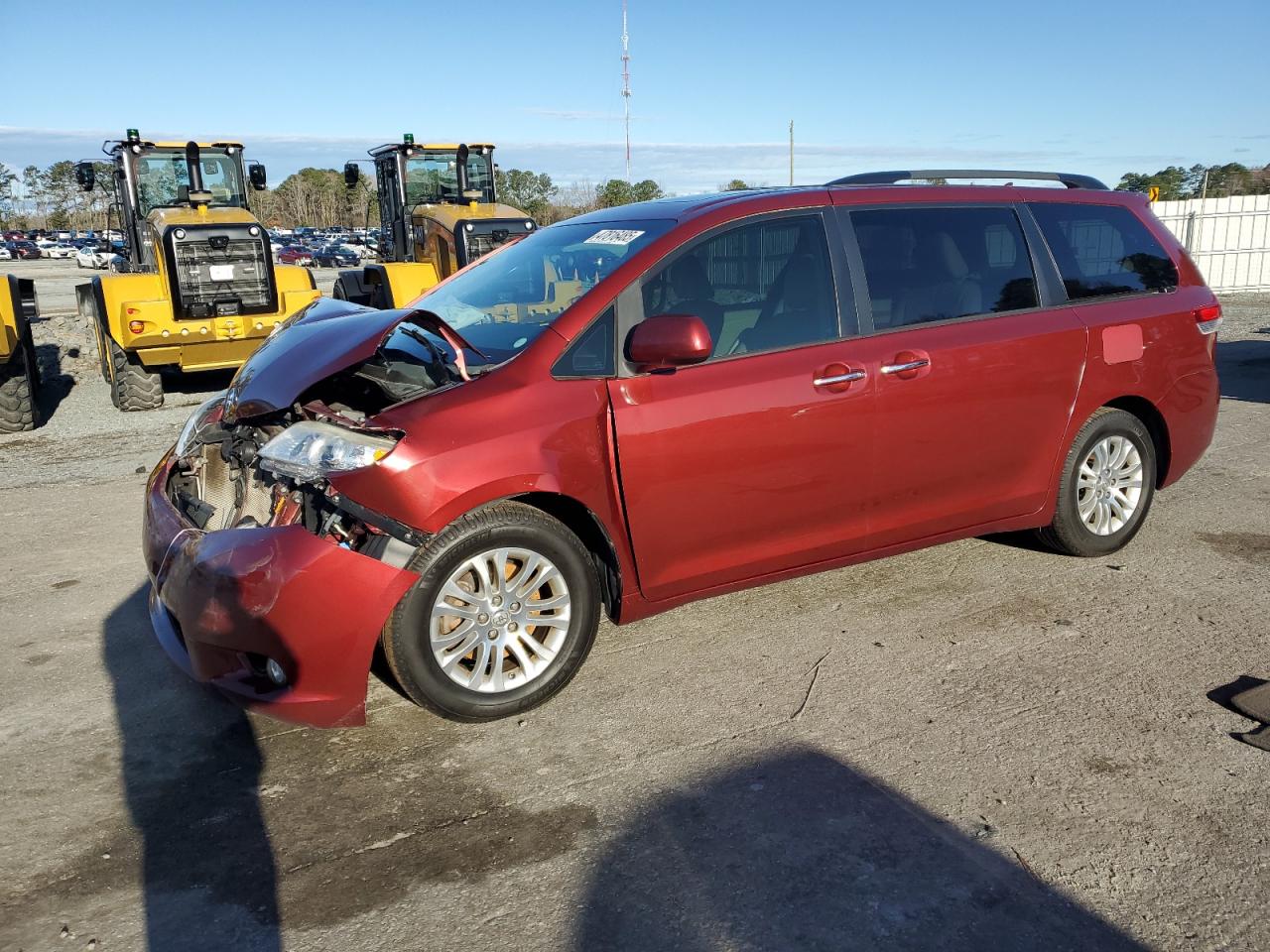 2014 Toyota Sienna - Image 1