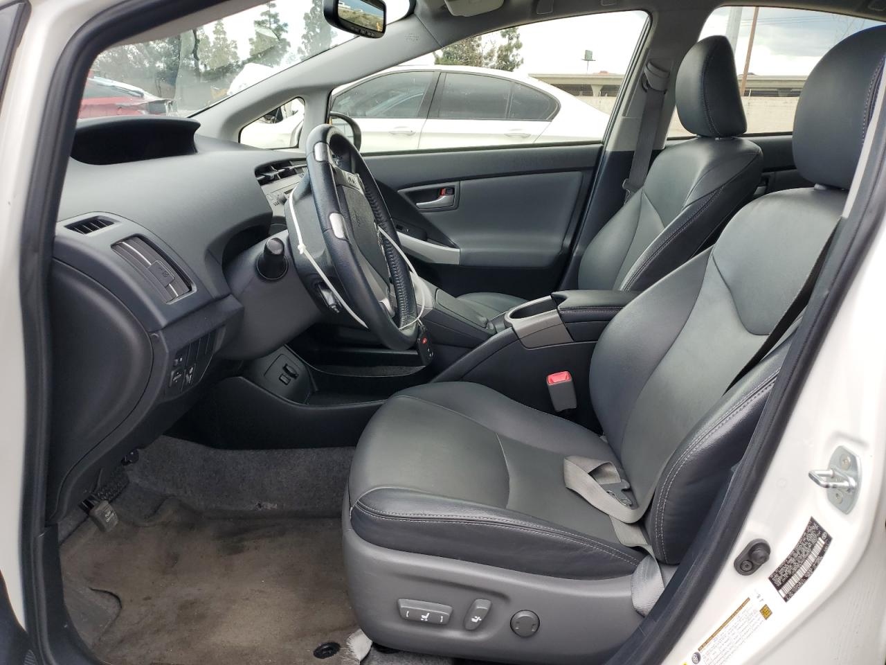 2013 Toyota Prius - Image 7