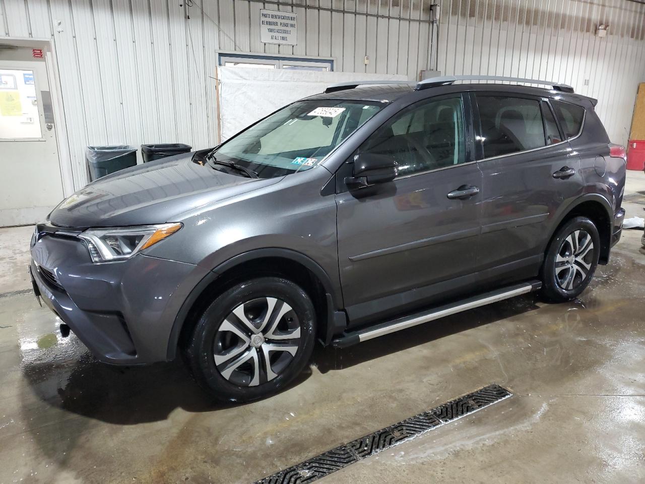 2017 Toyota RAV 4 - Image 1
