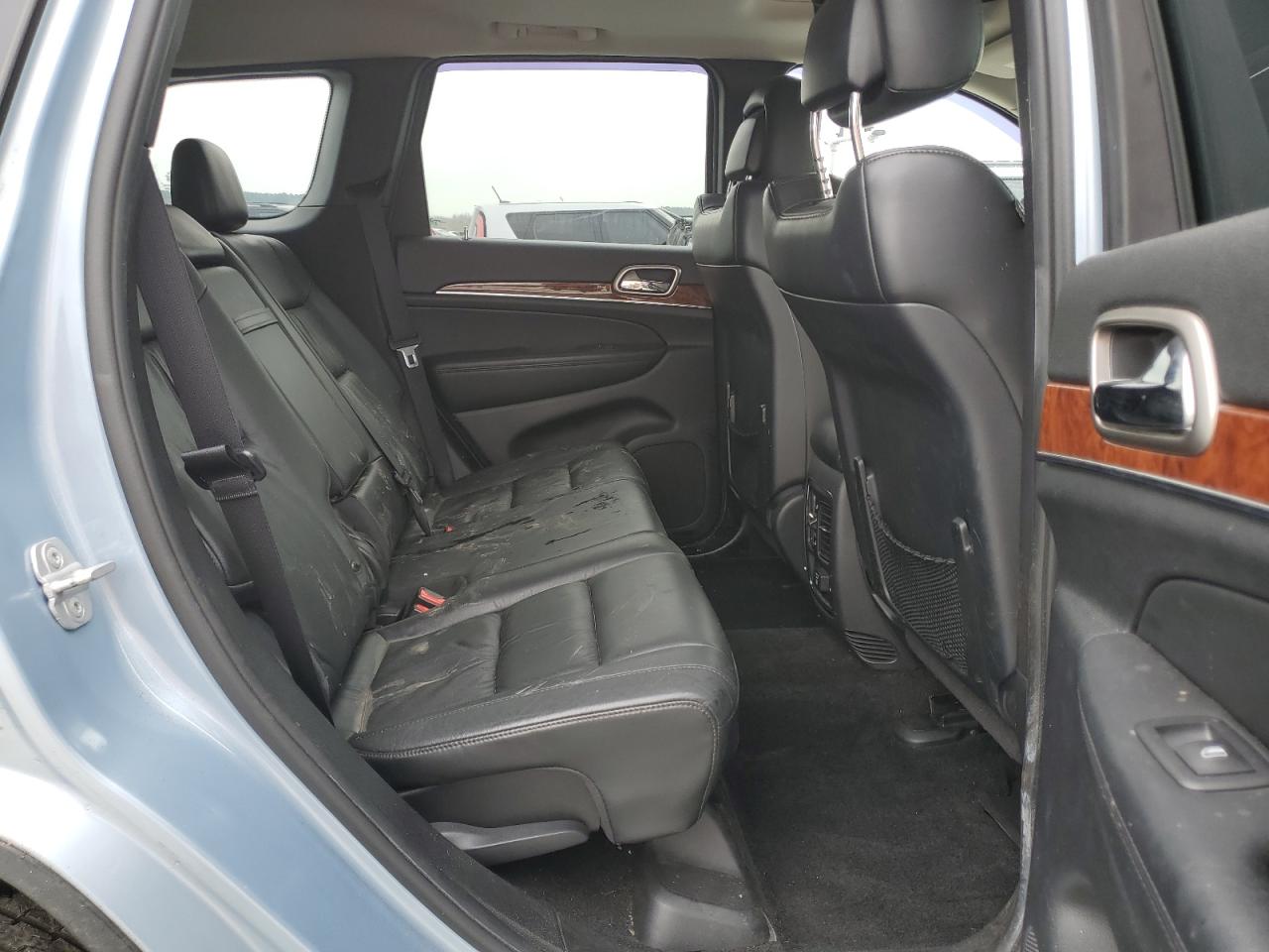 2012 Jeep Grand Cherokee - Image 11