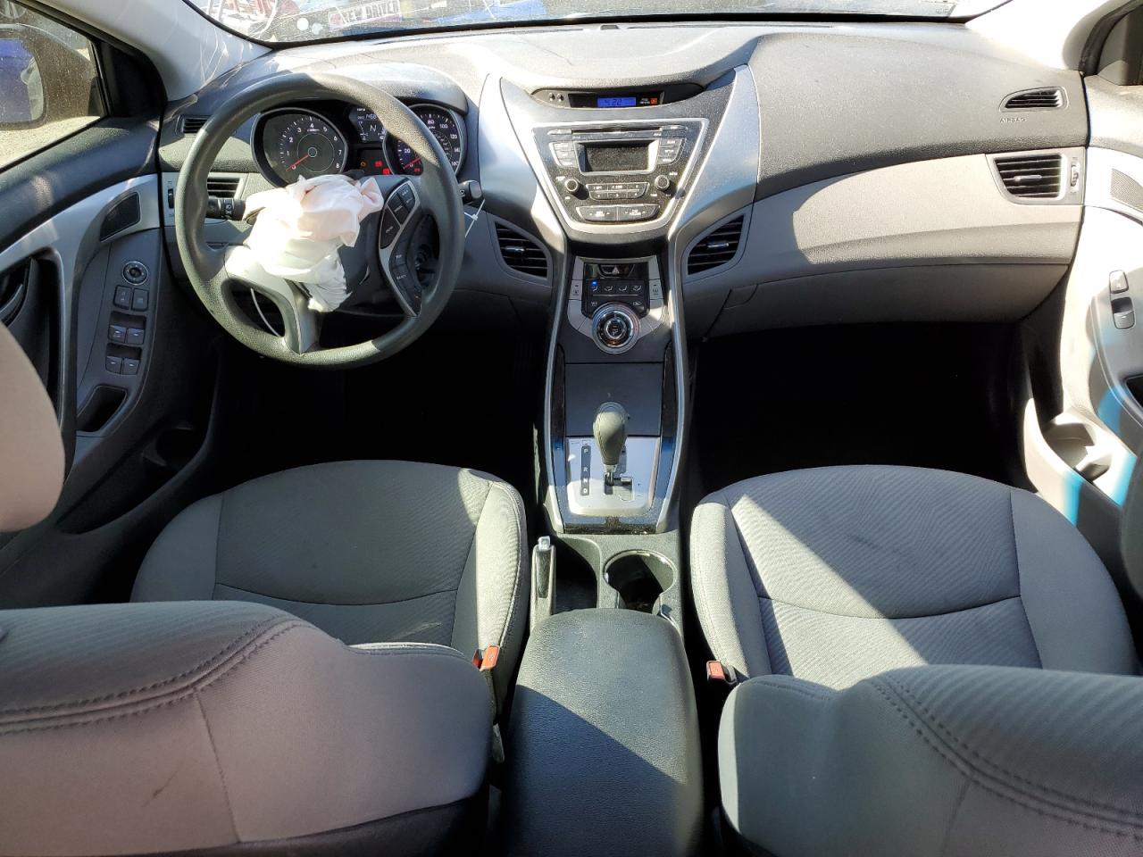 2013 Hyundai Elantra - Image 8