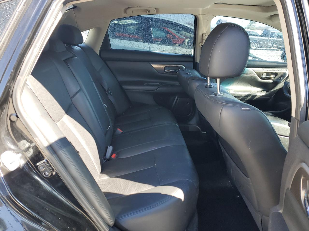 2015 Nissan Altima - Image 10