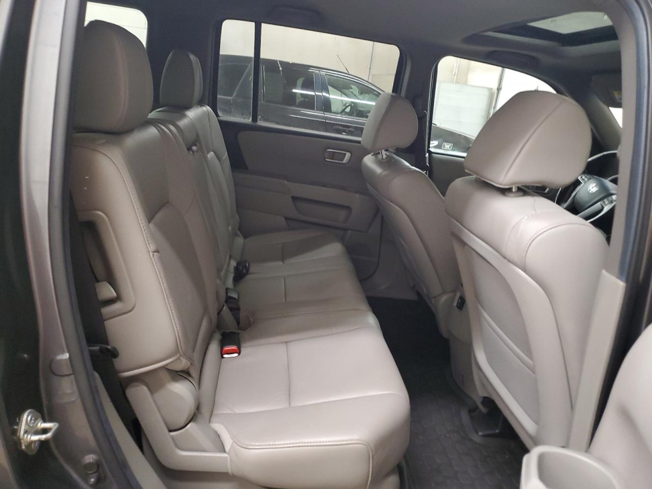 2012 Honda Pilot - Image 11