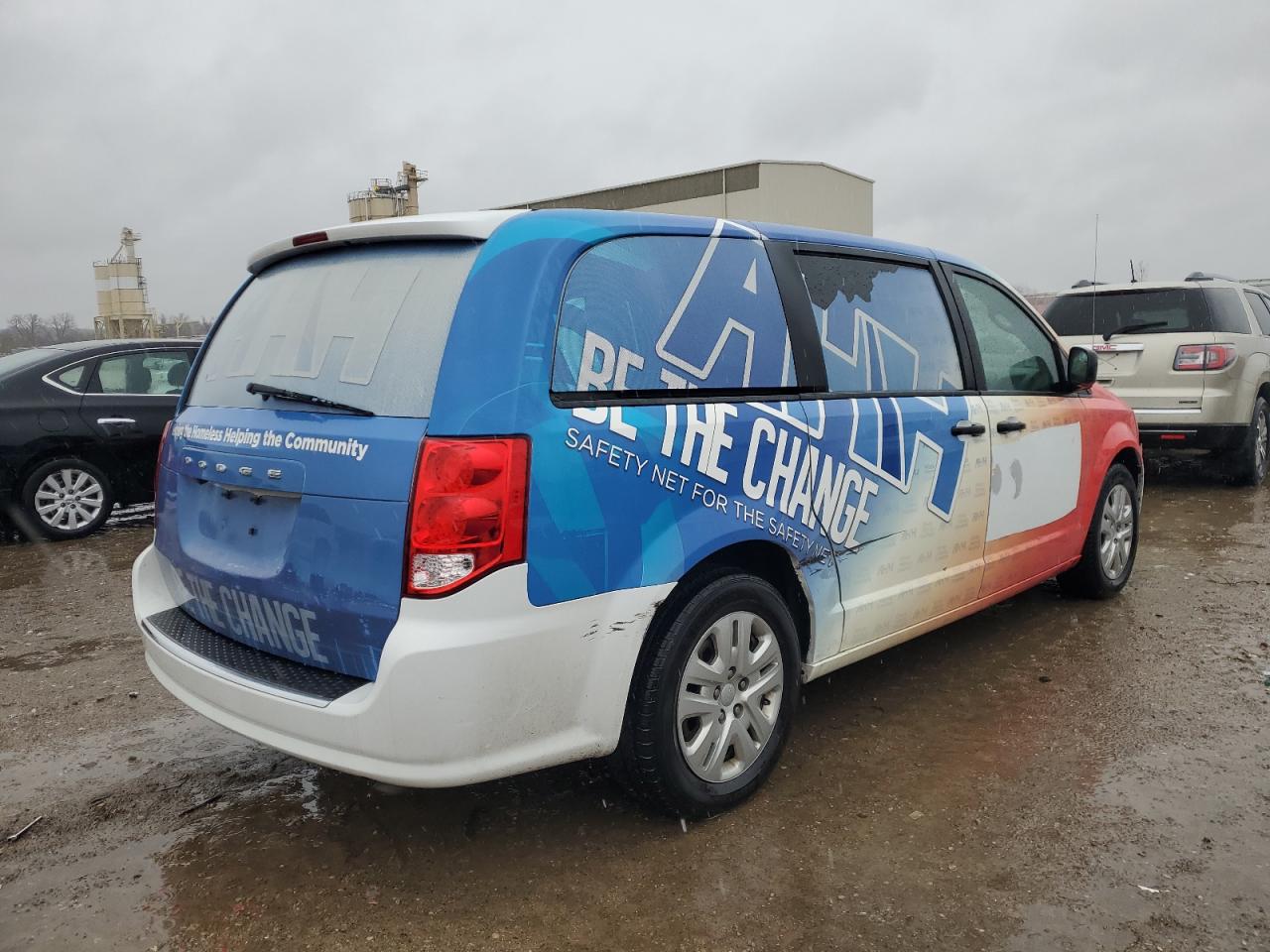 2019 Dodge Caravan - Image 3