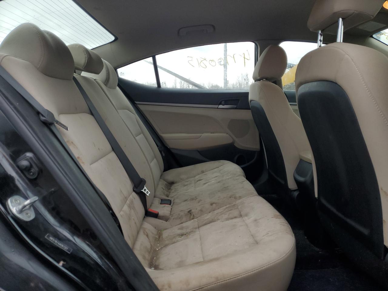 2018 Hyundai Elantra - Image 10