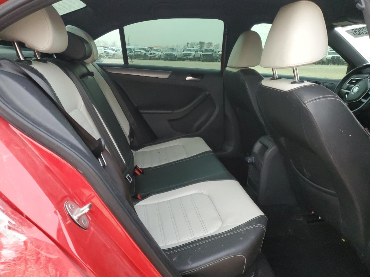 2016 Volkswagen Jetta - Image 10