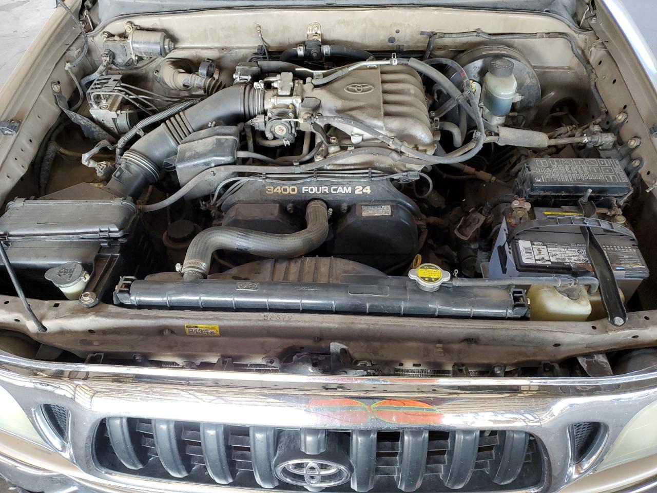 2004 Toyota Tacoma - Image 12