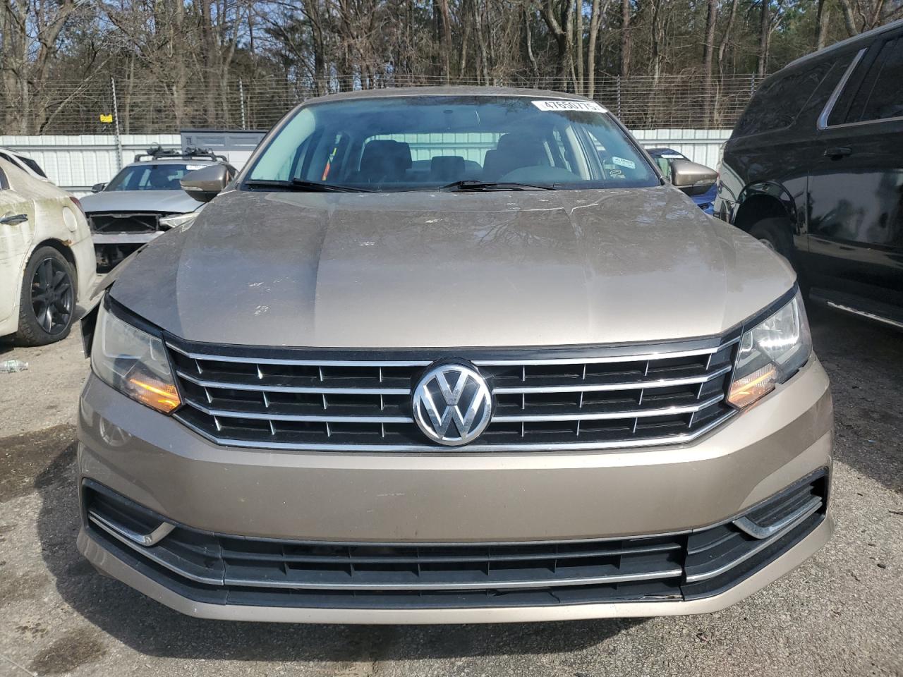 2016 Volkswagen Passat - Image 5