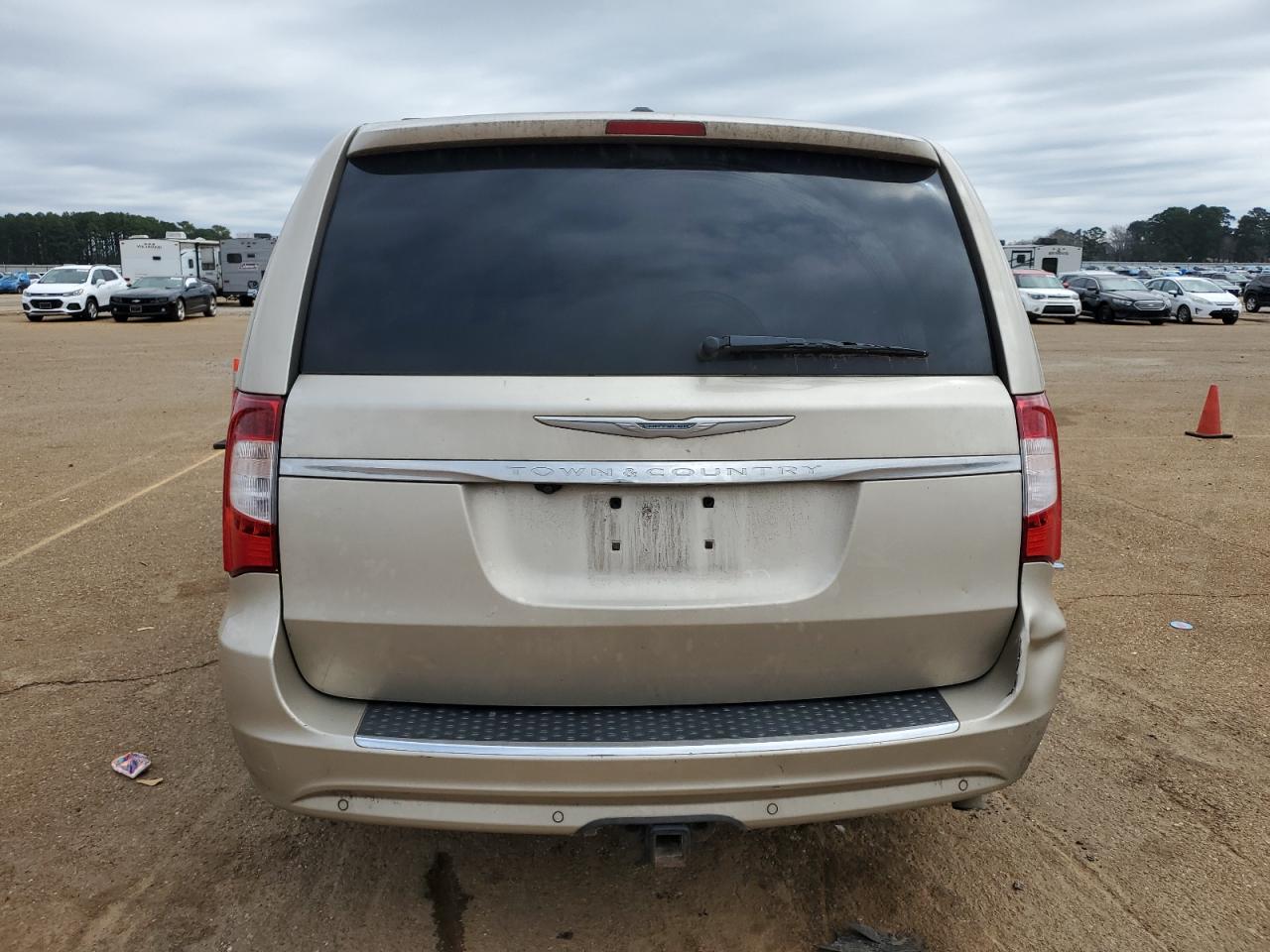 2013 Chrysler Town & Country - Image 6