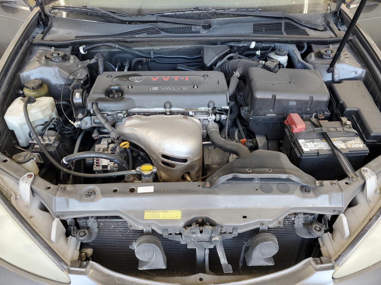 2005 Toyota Camry - Image 11
