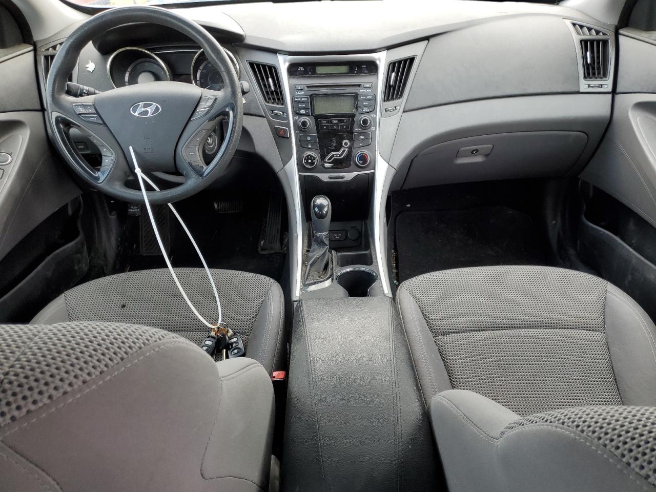 2012 Hyundai Sonata - Image 8