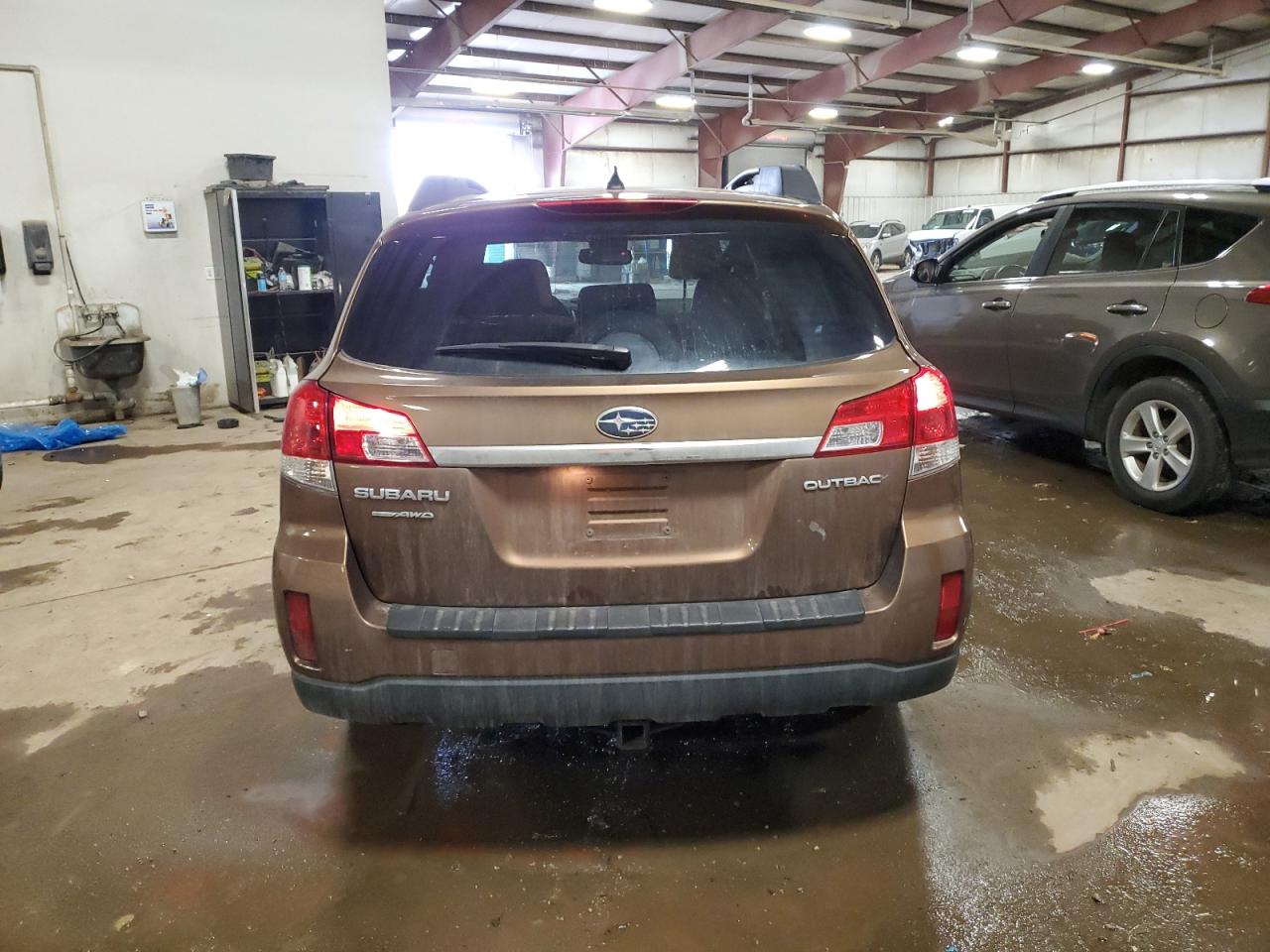2011 Subaru Outback - Image 6