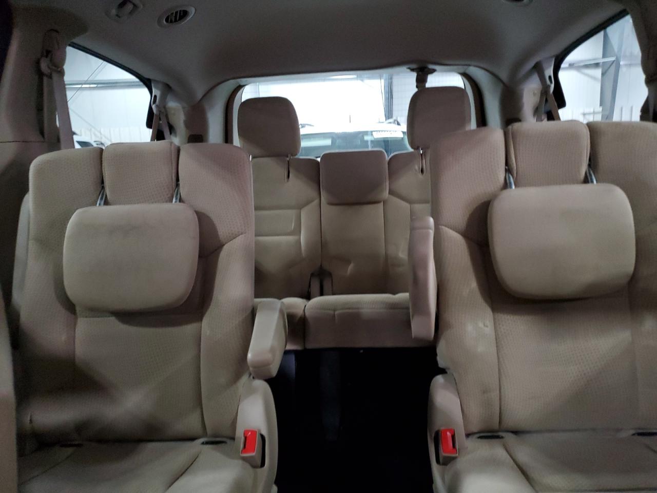 2016 Dodge Caravan - Image 10