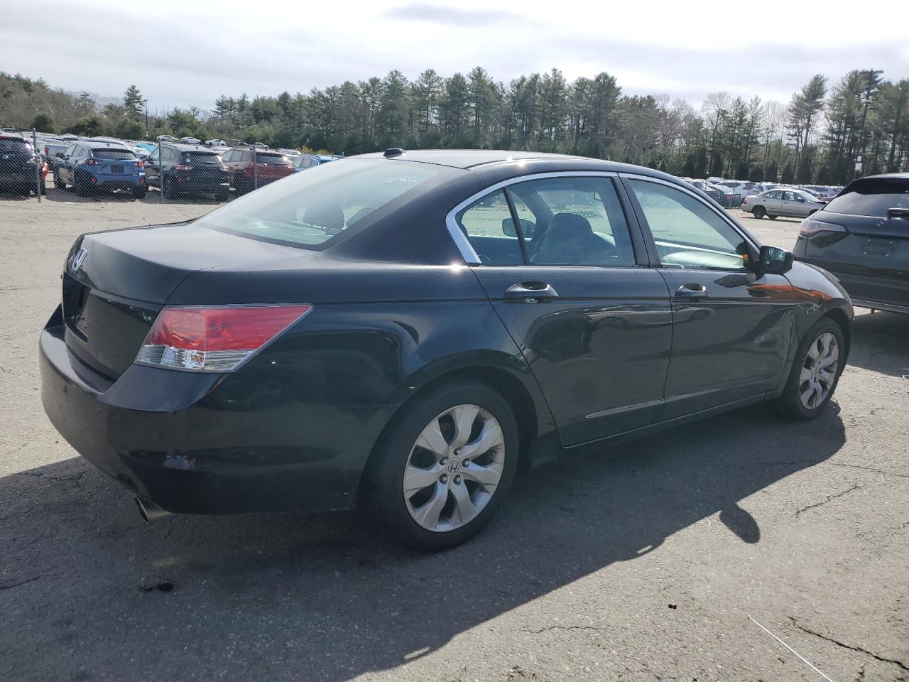 2010 Honda Accord - Image 3