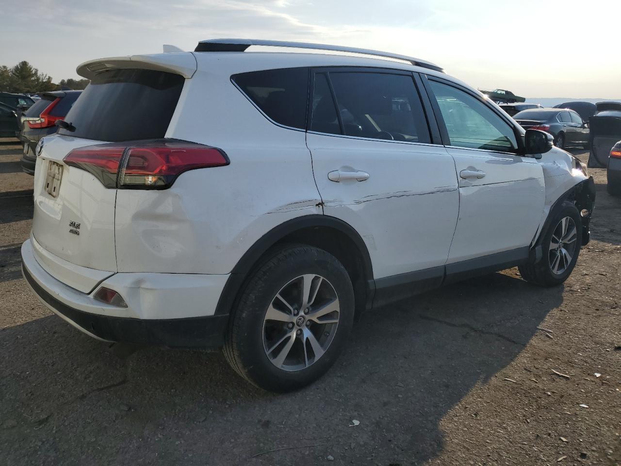 2016 Toyota RAV 4 - Image 3
